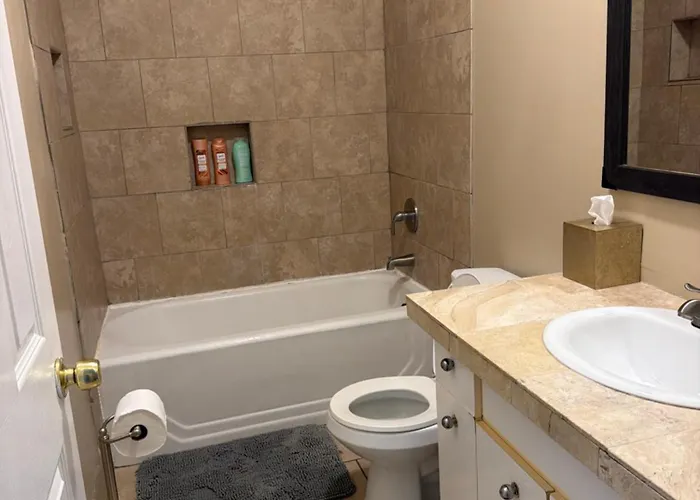 Private 2 In Downtown Full Kitchen And Bathroom Shared Arts Roosevelt Row Convention Center Stadiums Asu Downtown Phoenix